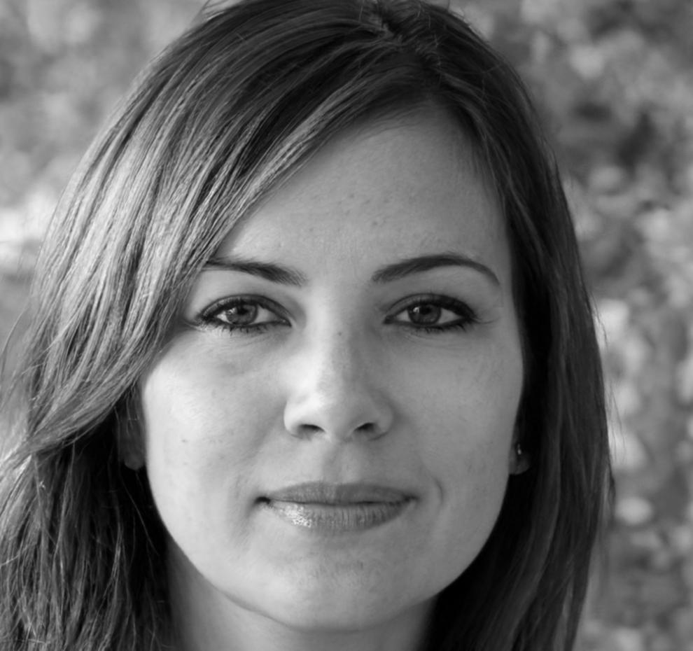 Retrato profesional de Carmen Vidal, especialista en análisis de mercados